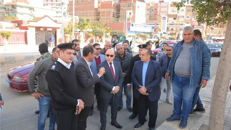 محافظ كفرالشيخ يتفقد أعمال الرصف بشارع الجيش