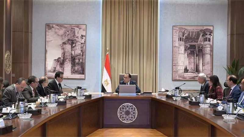 مدبولي يتابع جهود تعظيم الاستفادة من مشروع تطوير صيدليات الإسعاف المصرية