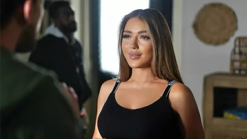 من كواليس 