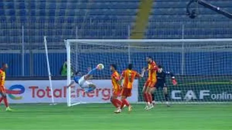 شروط بيراميدز لرحيل إبراهيم عادل