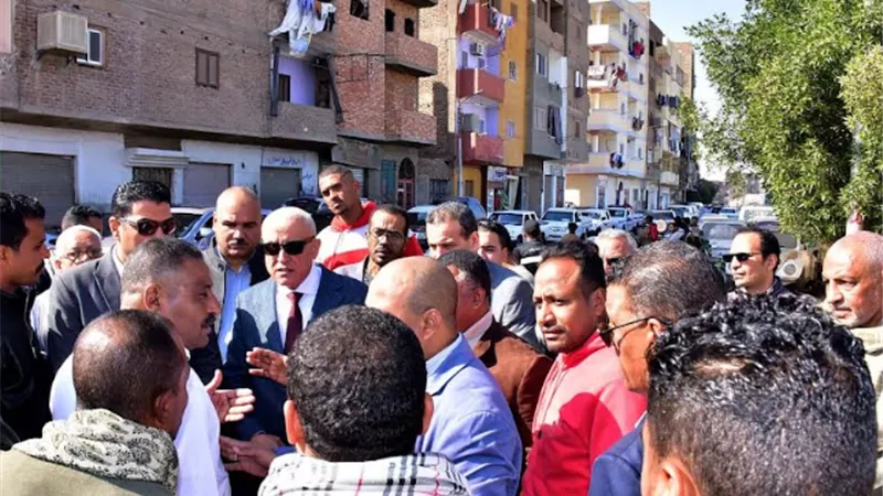 محافظ الأقصر يوجه بنقل محول كهرباء وتطوير مدخل المنطقة