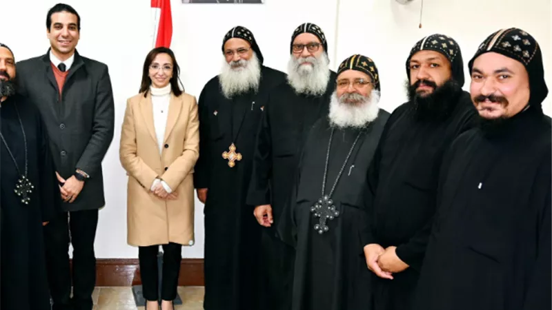 محافظ البحيرة تهنئ الأنبا باخوميوس بعيد الميلاد المجيد