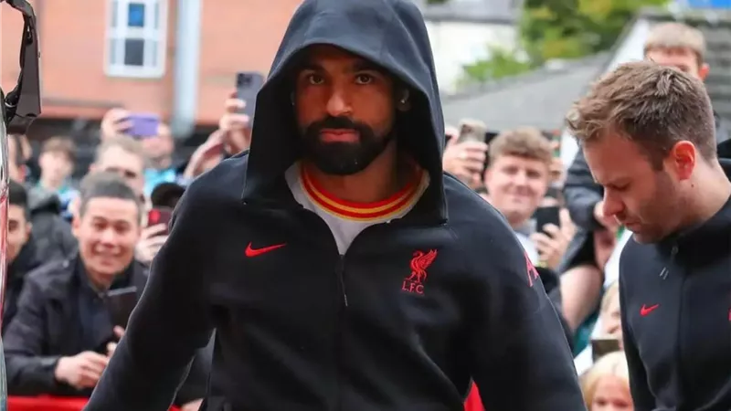 رئيس رابطة الدوري السعودي يثير الجدل بشأن التعاقد مع محمد صلاح