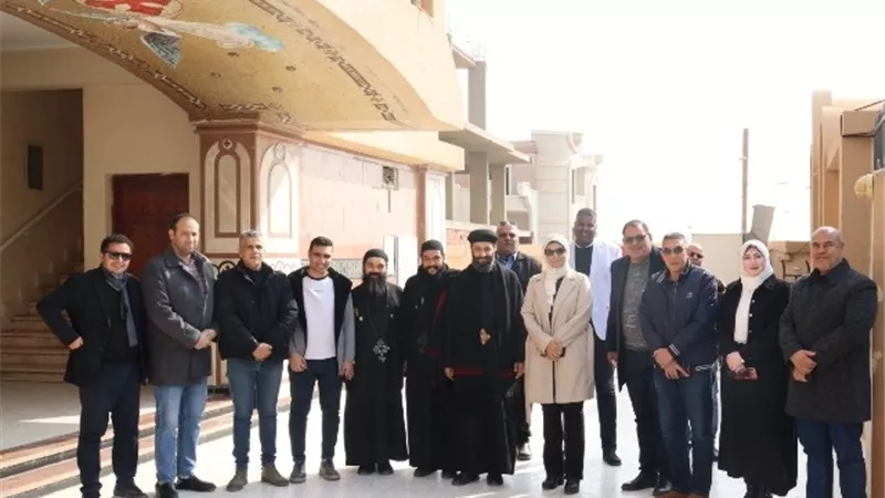 رئيس جهاز مدينة الشيخ زايد تقدم التهنئة للمسيحيين بعيد الميلاد.. صور