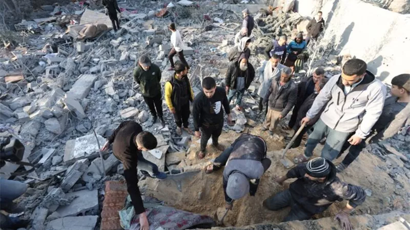 عدد الشهداء يقترب من 46 ألفاً في غزة