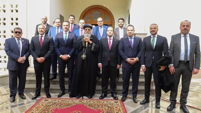 قيادات مستقبل وطن تلتقى البابا تواضروس الثاني وتهنئه بعيدالميلاد