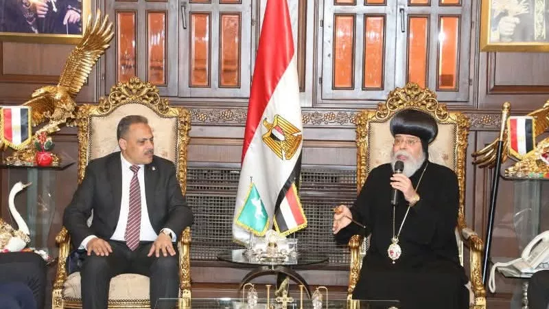 الأشموني يهنئ الأنبا تيموثاوس أسقف الزقازيق بعيد الميلاد