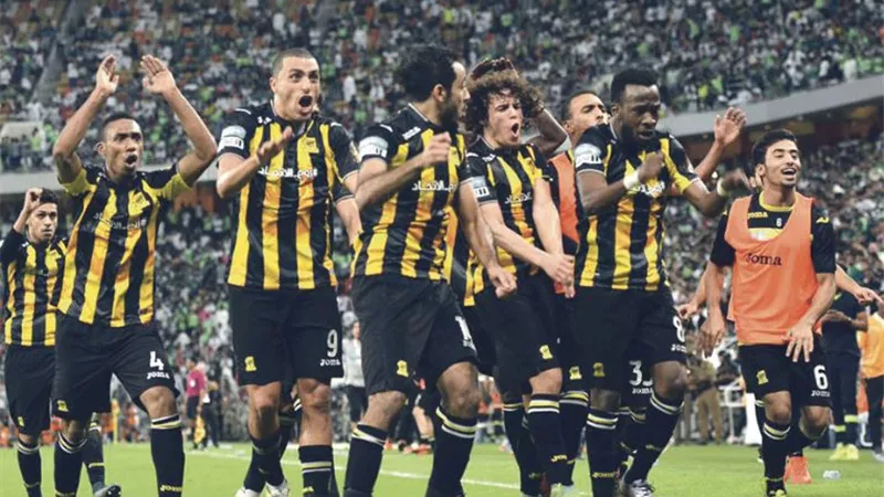 الاتحاد يتخطي الهلال ويضرب موعدًا مع الشباب فى نصف النهائي