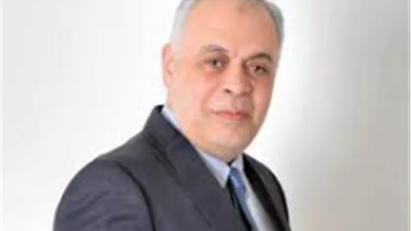 أعلامى شهير يوجه رسالة لـ أشرف زكى : 