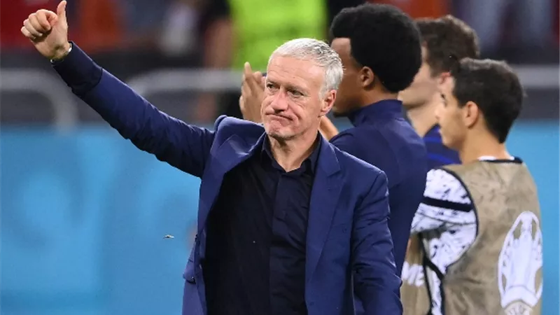 ديشامب يعلن موعد رحيله عن تدريب منتخب فرنسا