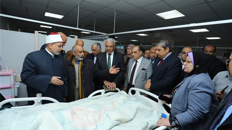 فريق طبى متخصص لعلاج طالبتي كلية الدراسات الاسلامية بالزقازيق