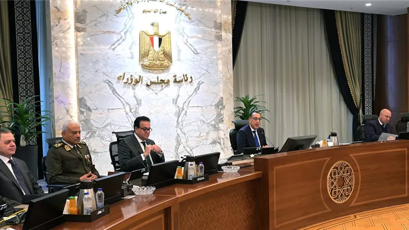 وزير الصحة يُقدّم عرضًا حول فيروس 