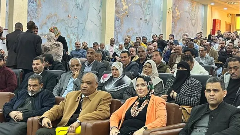 اجتماع موسع مع مديري الإدارات التعليميةفي مطروح