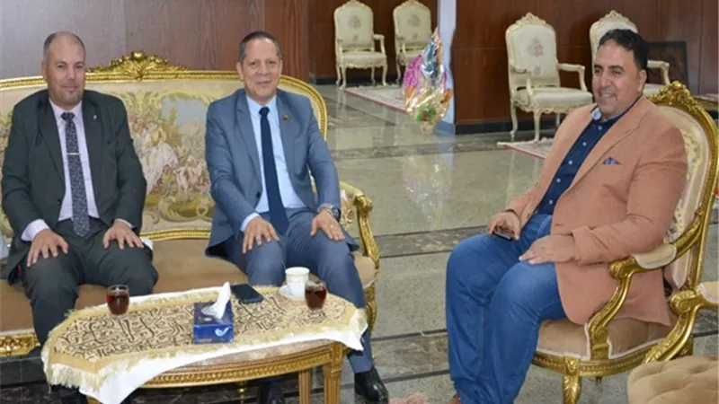 رئيس جامعة دمياط يستقبل وكيل وزارة المالية لتعزيز سبل التعاون