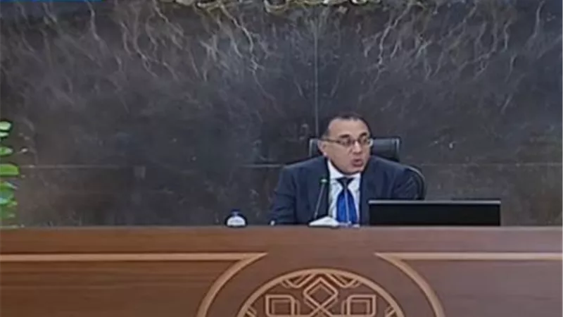 رئيس الوزراء: توجيهات من الرئيس السيسي بوضع تصور لحزمة حماية اجتماعية
