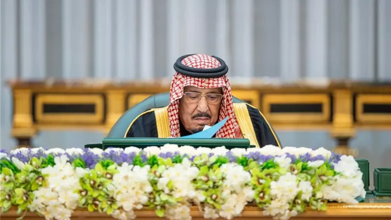 خادم الحرمين الشريفين يترأس اجتماع مجلس الوزراء السعودي بالرياض