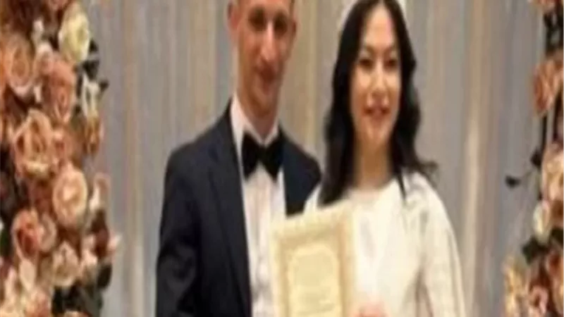 أول فرحتى.. حنان ترك تحتفل بزفاف نجلها