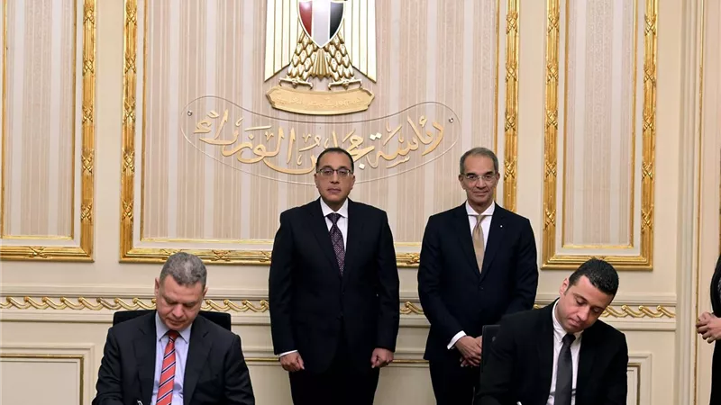 رئيس الوزراء يشهد توقيع مذكرة تفاهم بين 