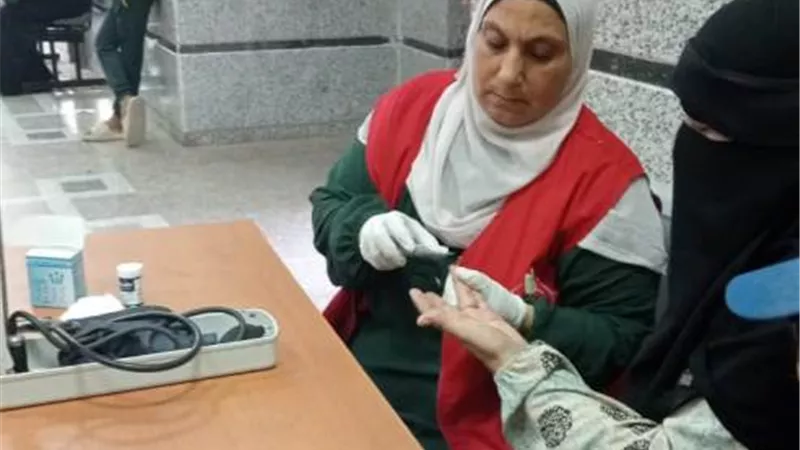 قافلة طبية تعالج 2416 مواطن بالمجان بقرية بالشرقية