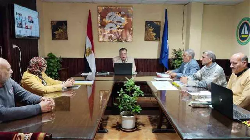 مدير تعليم دميـاط يتابع إمتحانات النقل للثانوي الفنى