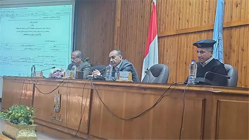 محافظ أسيوط يطلق خطة للنهوض بالأسر الأكثر احتياجًا بالقرى