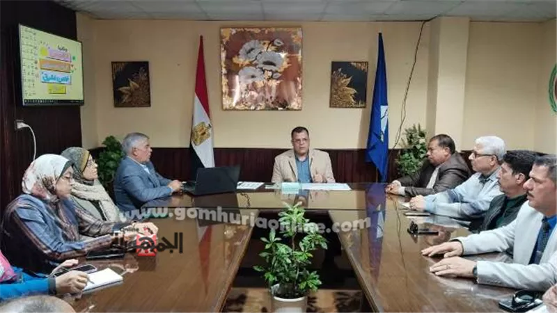 مدير تعليم دمياط يطالب بإتخاذ الإجراءات لضمان إنتظام الإمتحانات