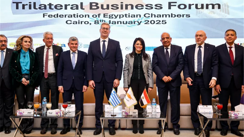 وزيرة التخطيط تلقي الكلمة الرئيسية في الجلسة الافتتاحية