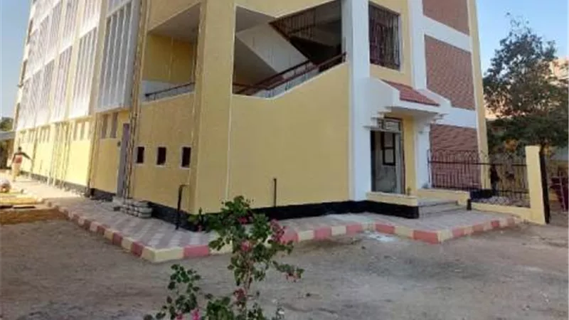 محافظ أسيوط يُوجّه بتطوير مدرسة بني عدي القبلية