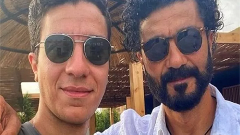 خالد النبوي لنجله نور بعد نجاح الحريفة: أنا بتعلم منك علشان أنافسك