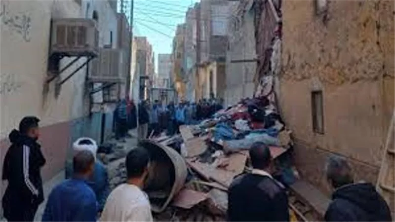 انهيار جزئي لمنزل بمنطقة المحطة في كوم أمبو بأسوان