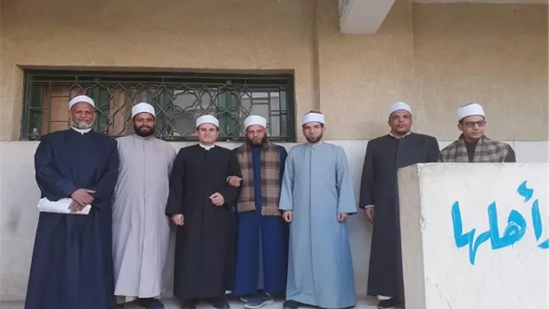قوافل دعوية بمساجد مركز ديرمواس عن أهمية العلم والتعلم