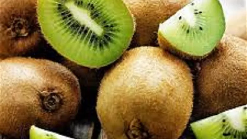 هل تناول الكيوي يؤثر على النوم؟