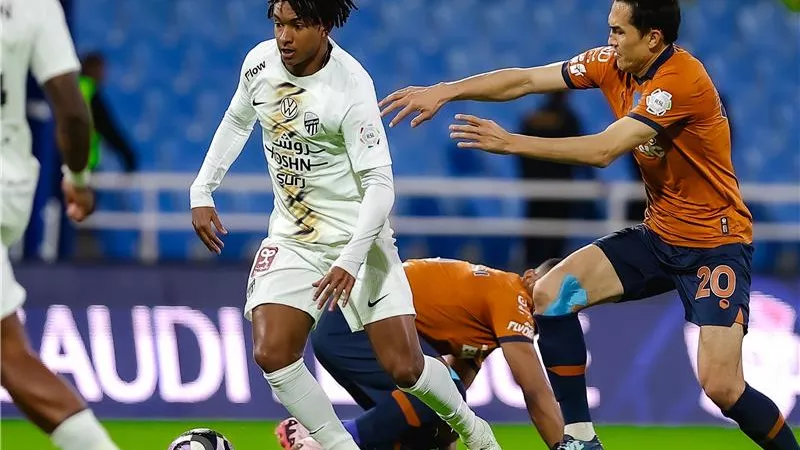 الاتحاد يتعادل مع الفيحاء 1/1 ويفقد صدارة الدوري السعودي
