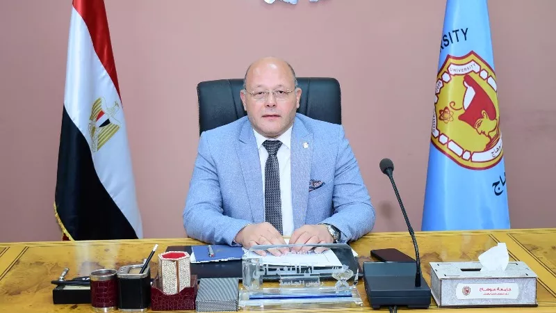 رئيس جامعة سوهاج يعلن البدء في إنشاء أول حمام سباحة تعليمي
