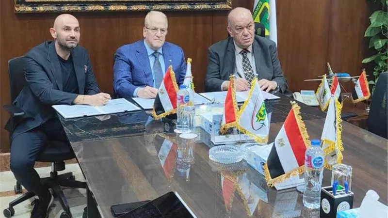 ميناء القاهرة الجوى يوقع اتفاقية لإدارة ستة استراحات بالمطار