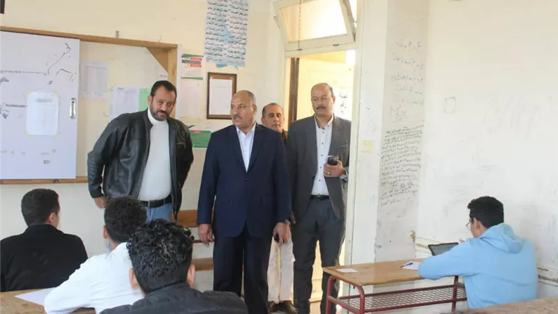 مدير تعليم المنيا يتابع امتحانات الفصل الدراسي الأول