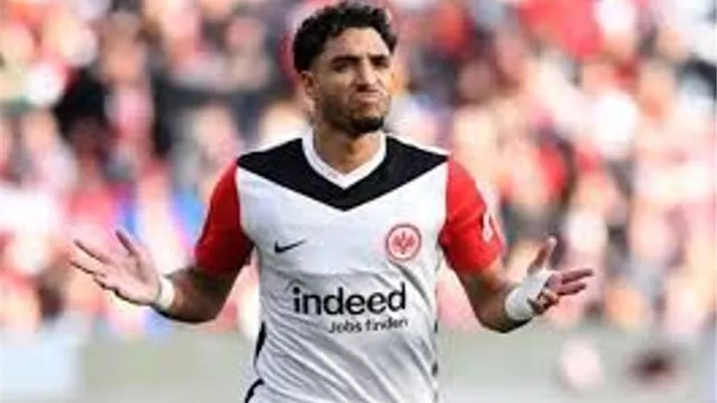 مرموش يقود هجوم فرانكفورت أمام يانت باولي بالدوري الألماني