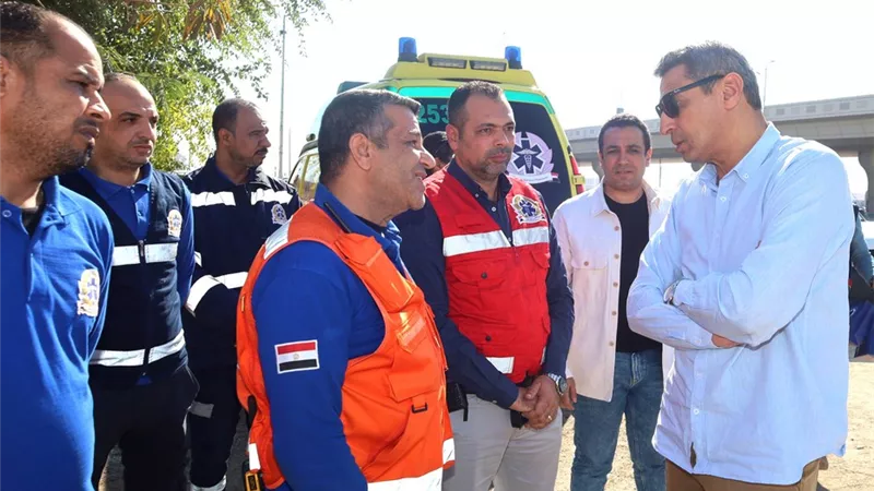 محافظ السويس يتابع خطة عمل مرفق الإسعاف الطبي