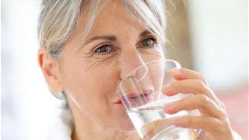 10 طرق تساعدك على تناول الماء بكثرة خلال فصل الشتاء