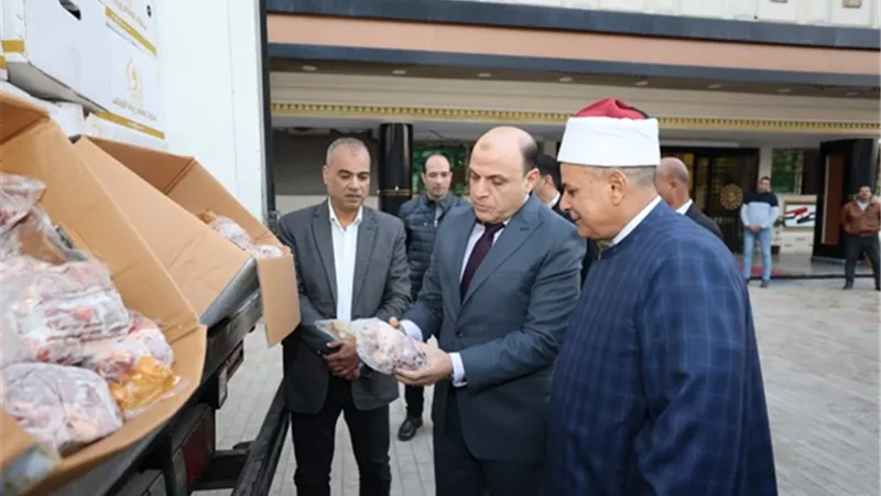 توزيع 2 طن لحوم صكوك أضاحي للأسر الأولى بالرعاية بكفرالشيخ