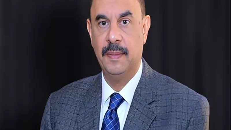 محافظ سوهاج يقررإيقاف3من العاملين بإدارةطما التعليميةشهراعن العمل