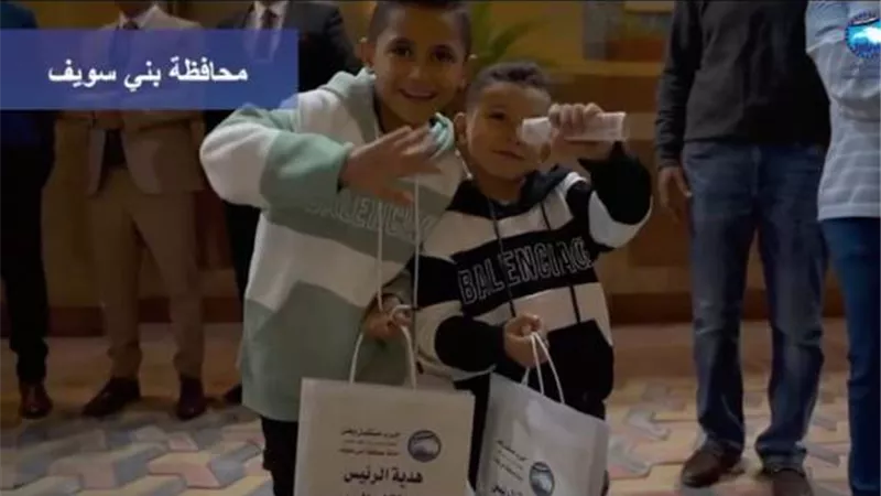 مستقبل وطن يوزع هدية الرئيس في عيد الميلاد .. والمواطنون : 