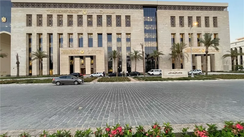 التعليم العالى: منح دراسية متميزة للطلاب المصريين للدراسة بالخارج