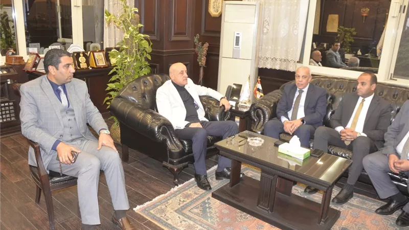 محافظ الأقصر ورئيس هيئة تنمية الصعيد يبحثان التعاون المشترك
