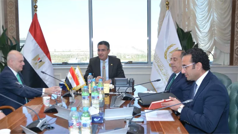 وزير التموين يبحث مع
