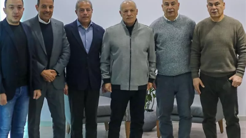 هاني أبو ريدة يجتمع مع التوأم حسام وابراهيم حسن.. صور