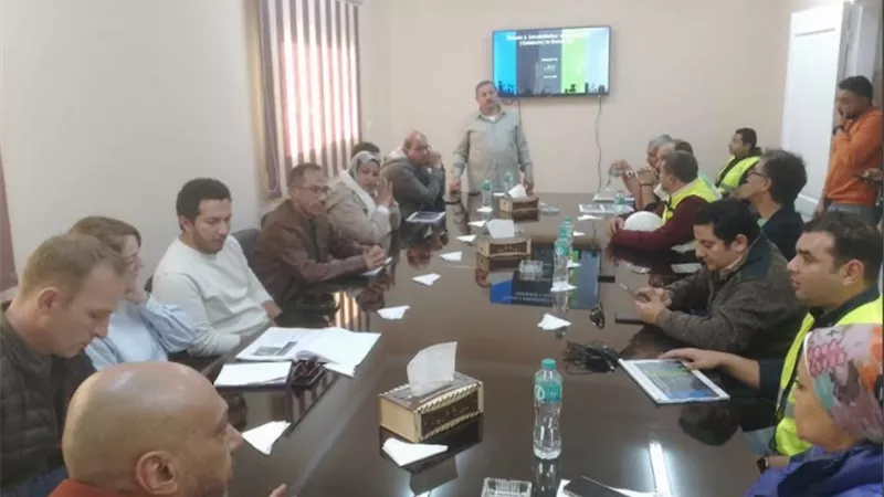 محافظ الدقهلية يتابع أعمال مشروعات تنقية مياه مصرف كيتشنر