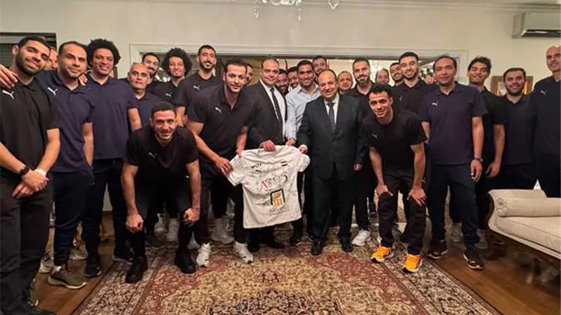 سفير مصر بكرواتيا يستقبل بعثة منتخب اليد قبل انطلاق بطولة العالم