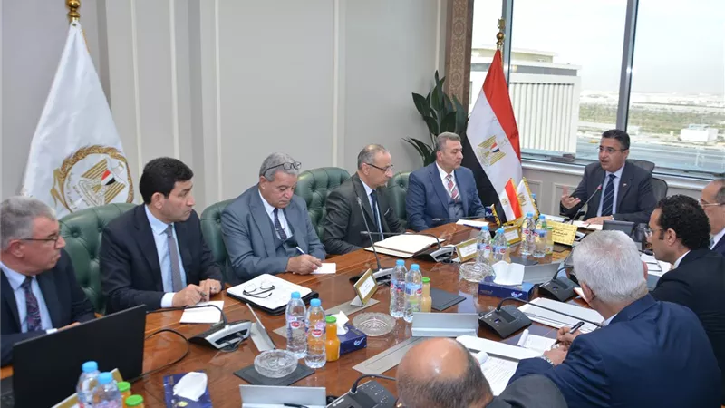 وزير التموين:فتح أسواق جديدة لتعزيز تسويق الزيوت عالية الجودة بأسعار مناسبة