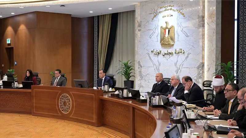 مدبولى يتابع الموقف التنفيذي للمشروع القومي لتنمية الأسرة المصرية
